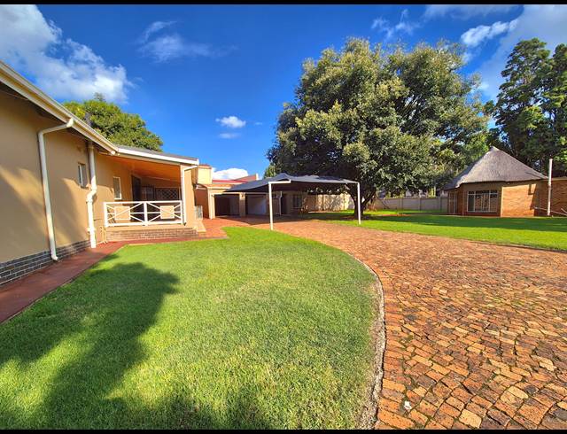 3 BEDROOM HOUSE FOR SALE IN SONNEVELD